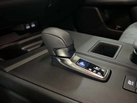 Lexus UX 2.0 300h UX Plus