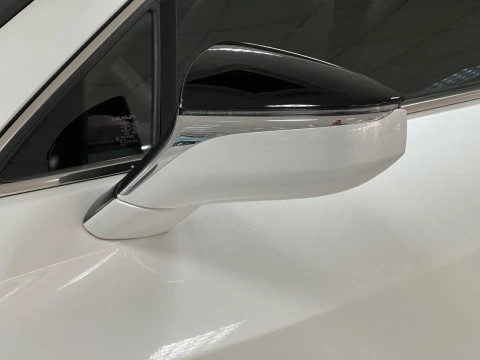 Lexus UX 2.0 300h UX Plus