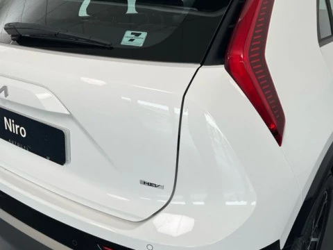 Kia Niro 1.6 GDi HEV 95kW (129CV) Drive