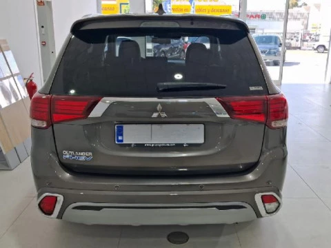 Mitsubishi Outlander 2.4 PHEV KAITEKI AUTO 4WD 5P