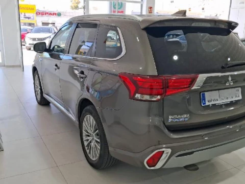 Mitsubishi Outlander 2.4 PHEV KAITEKI AUTO 4WD 5P