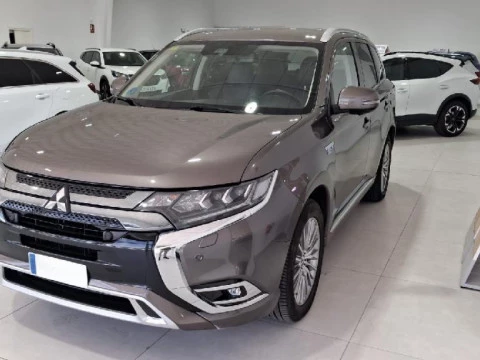 Mitsubishi Outlander 2.4 PHEV KAITEKI AUTO 4WD 5P