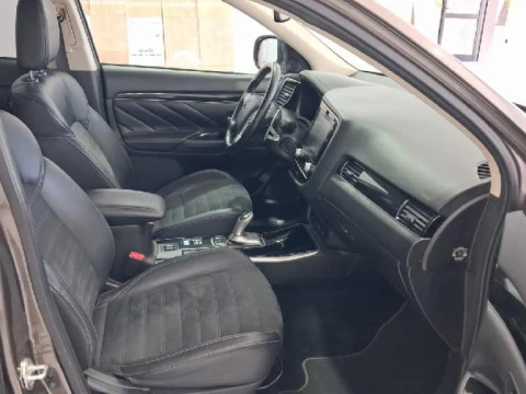 Mitsubishi Outlander 2.4 PHEV KAITEKI AUTO 4WD 5P
