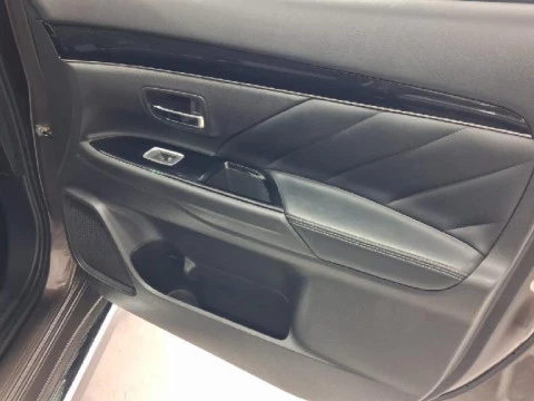Mitsubishi Outlander 2.4 PHEV KAITEKI AUTO 4WD 5P