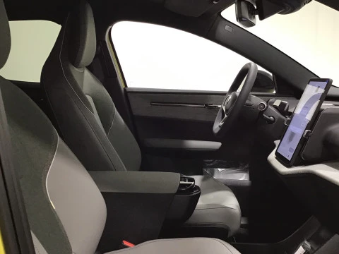 Volvo EX30 Single Motor Extended Range Plus Auto