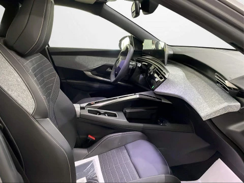 Peugeot e-3008 Allure Eléctrico 157kW