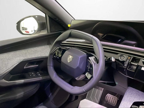 Peugeot e-3008 Allure Eléctrico 157kW