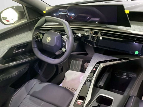 Peugeot e-3008 Allure Eléctrico 157kW