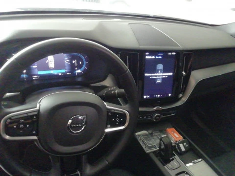 Volvo XC60 2.0 B4 D R-Design Auto