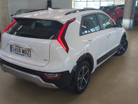 Kia Niro 1.6 GDi HEV 104kW (141CV) Drive