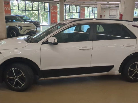 Kia Niro 1.6 GDi HEV 104kW (141CV) Drive
