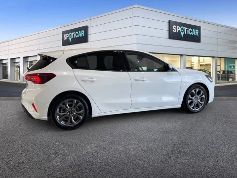 Ford Focus 1.0 Ecoboost MHEV 114kW ST-Line Auto