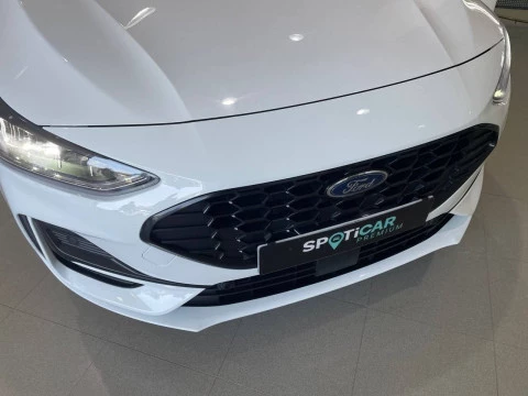 Ford Focus 1.0 Ecoboost MHEV 114kW ST-Line Auto