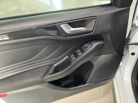 Ford Focus 1.0 Ecoboost MHEV 114kW ST-Line Auto