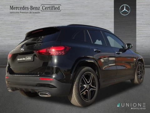 Mercedes-Benz GLA  200 d