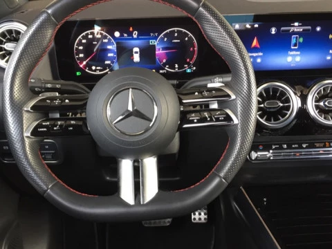 Mercedes-Benz GLA  200 d