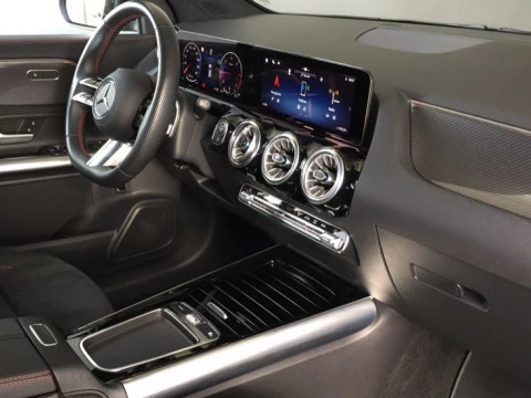 Mercedes-Benz GLA  200 d