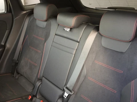 Mercedes-Benz GLA  200 d