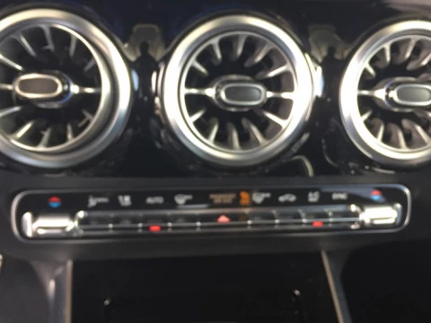 Mercedes-Benz GLA  200 d