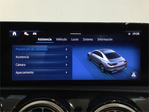 Mercedes-Benz CLA 200