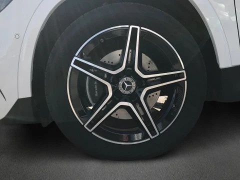 Mercedes-Benz GLA  200 d