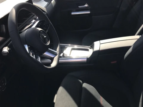 Mercedes-Benz GLA  200 d