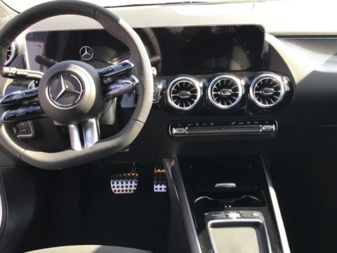 Mercedes-Benz GLA  200 d