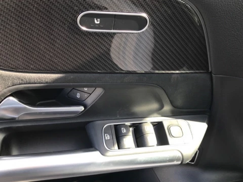 Mercedes-Benz GLA  200 d