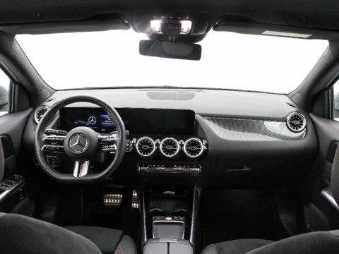 Mercedes-Benz GLA 2.0 GLA 200 D DCT 150 5P