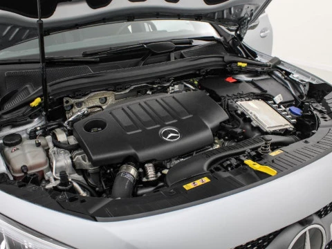 Mercedes-Benz GLA 2.0 GLA 200 D DCT 150 5P