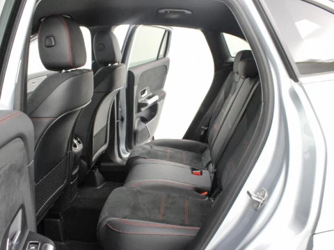 Mercedes-Benz GLA 2.0 GLA 200 D DCT 150 5P