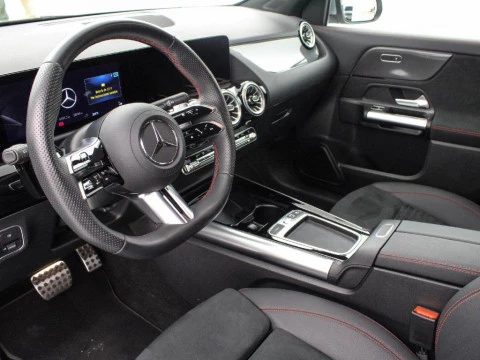 Mercedes-Benz GLA 2.0 GLA 200 D DCT 150 5P