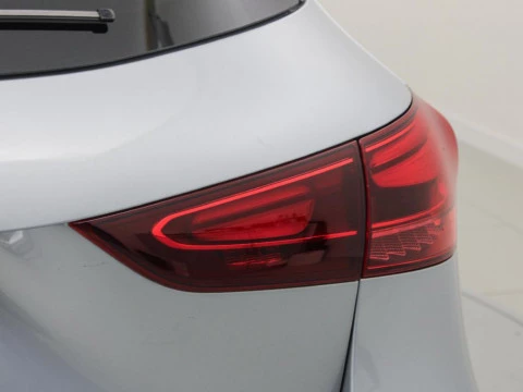 Mercedes-Benz GLA 2.0 GLA 200 D DCT 150 5P