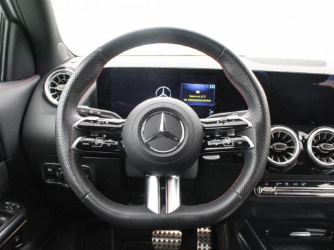 Mercedes-Benz GLA 2.0 GLA 200 D DCT 150 5P