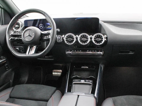 Mercedes-Benz GLA 2.0 GLA 200 D DCT 150 5P