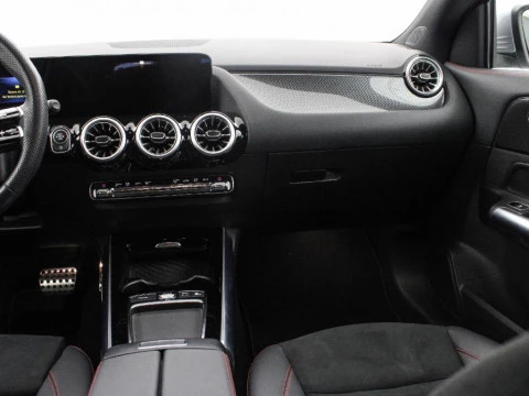 Mercedes-Benz GLA 2.0 GLA 200 D DCT 150 5P