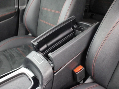 Mercedes-Benz GLA 2.0 GLA 200 D DCT 150 5P