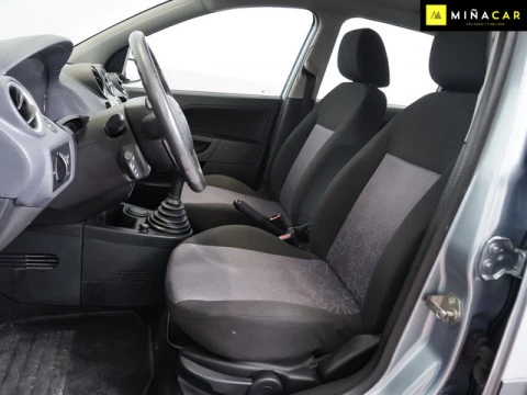 Ford Fiesta 1.3 Ambiente 51 kW (70 CV)