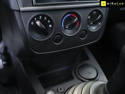 Ford Fiesta 1.3 Ambiente 51 kW (70 CV)