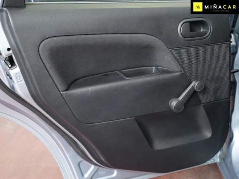 Ford Fiesta 1.3 Ambiente 51 kW (70 CV)