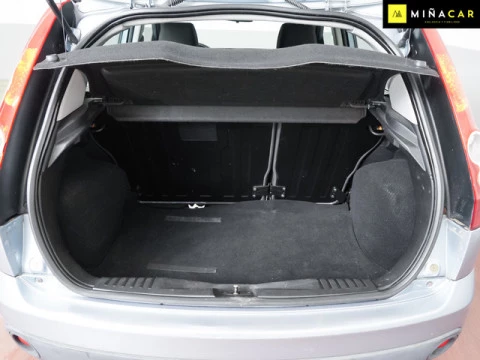 Ford Fiesta 1.3 Ambiente 51 kW (70 CV)