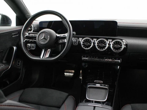 Mercedes-Benz CLA CLA 200 MHEV DCT 163 4P