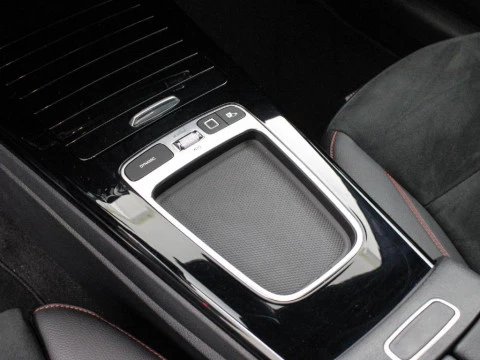 Mercedes-Benz CLA CLA 200 MHEV DCT 163 4P