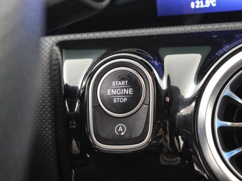 Mercedes-Benz CLA CLA 200 MHEV DCT 163 4P