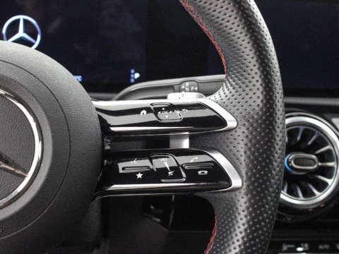 Mercedes-Benz CLA CLA 200 MHEV DCT 163 4P