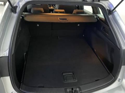 Toyota Corolla 1.8 125H ACTIVE TECH E-CVT