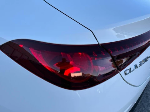 Mercedes-Benz CLA  250+ con tecnologia EQ