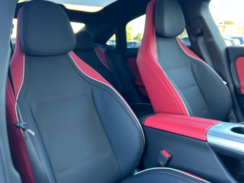 Mercedes-Benz CLA  250+ con tecnologia EQ