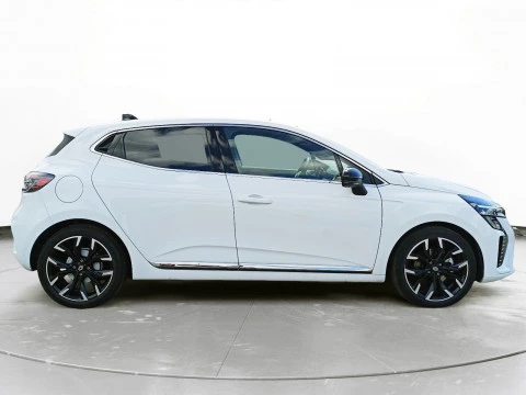 Renault Clio 1.6 E-TECH TECHNO 5P