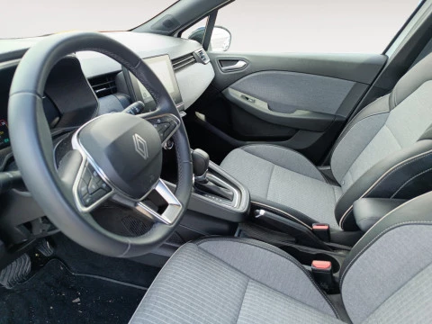 Renault Clio 1.6 E-TECH TECHNO 5P